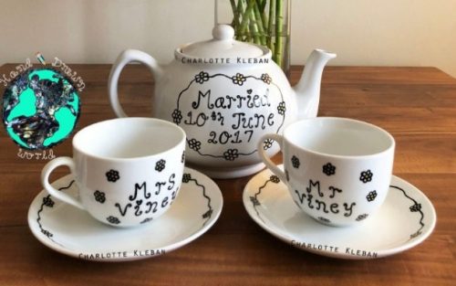 Hand Drawn Daisy Chain design teapot gift set from Charlotte Kleban & Hand Drawn World. Lovely idea for a gift